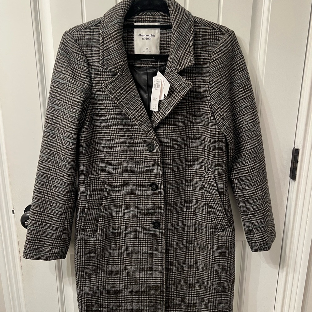 Abercrombie & Fitch Women's Gray Checkered Dad Coat